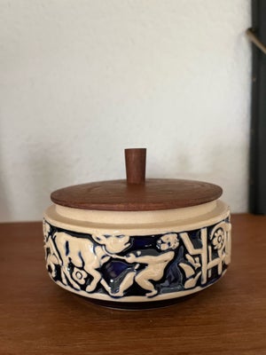 Keramik, Lågkrukke med teaklåg
Mikro nag på kant