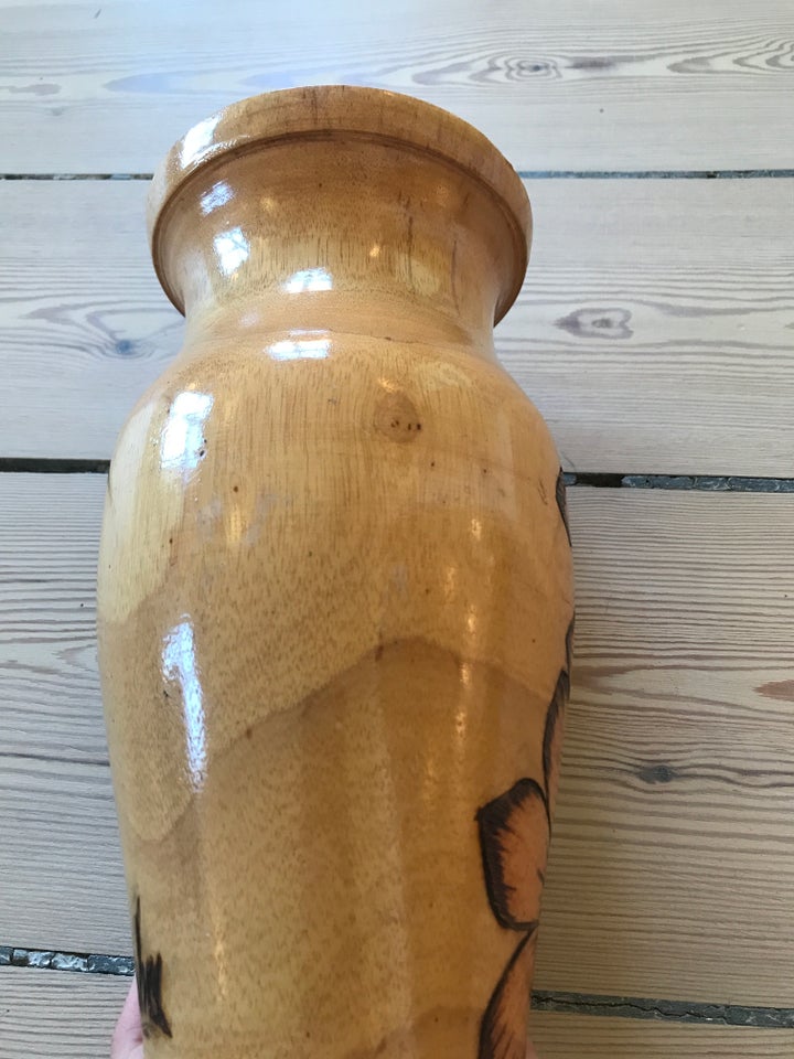 Vase i træ, Købt på Cuba