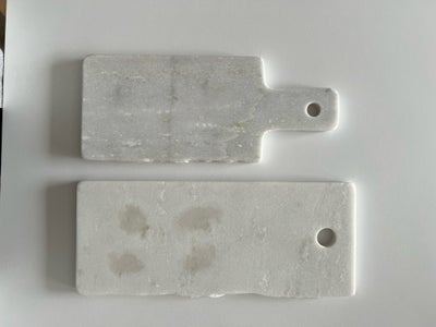 Marmor skærebræt , Ukendt, 2 hvide marmor skærebrætter
Sælges samlet. 
Lidt pletter på det ene, men 