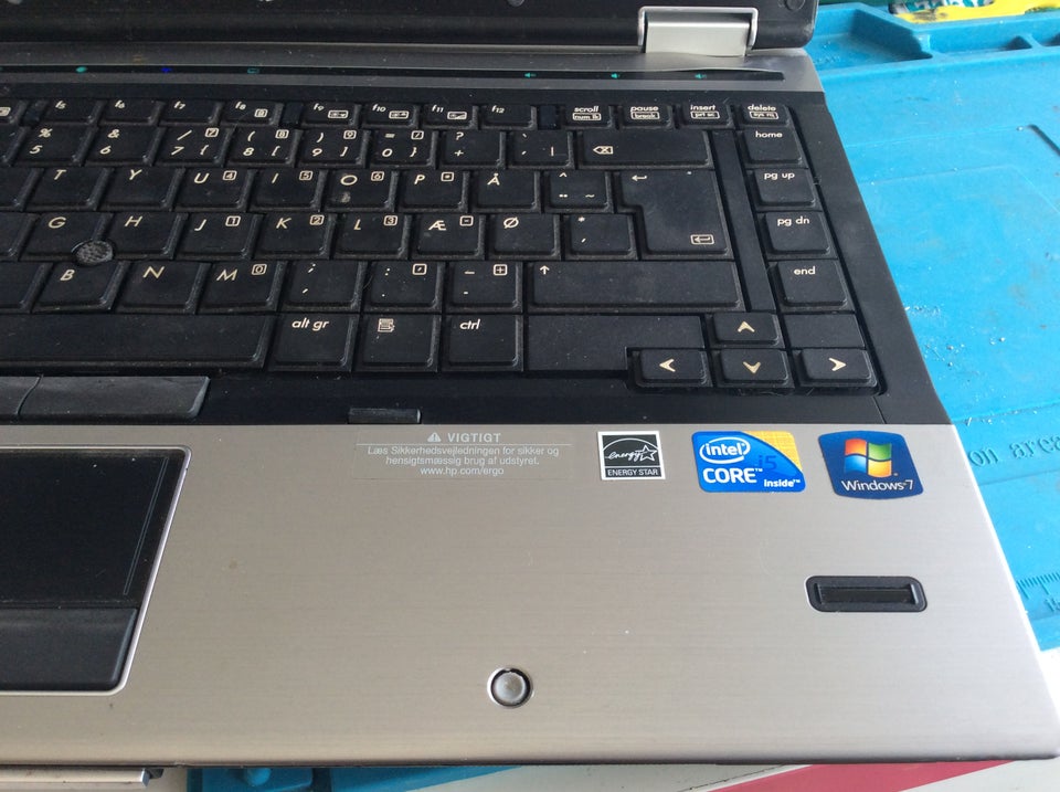 HP Elitebook 8440p, i5 2.40 GHz, 4 GB ram