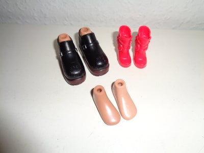 Bratz, Bratz sko/støvler (Flere forskellige), Pose med 4 par sko/støvler til Bratz dukken
Pris er pr