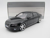 Modelbil, KYOSHO Audi A8 med LED lys, skala 1:18