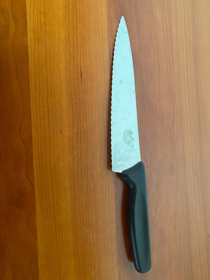 Kniv, Victorinox og Fiskars