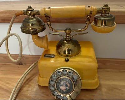 Telefonkort, Telefon, Fold A Fone
1972
New York

gul gammel vintage telefon
Made in Singapore

kan s