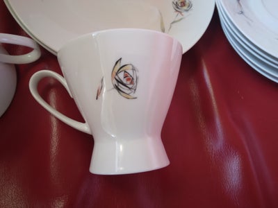 Porcelæn, Kopper, Rosenthal Germany, Stel fra form 2000 med stiliseret blomst
5 par kaffekopper  /  