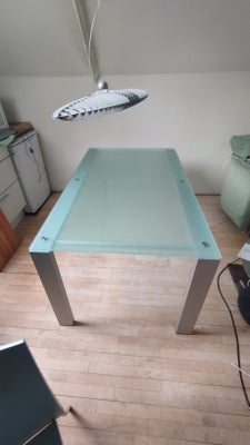 Spisebord, Glas, b: 90 l: 155, Italiensk design spisebord købt i Illums Bolighus. Kontant betaling!