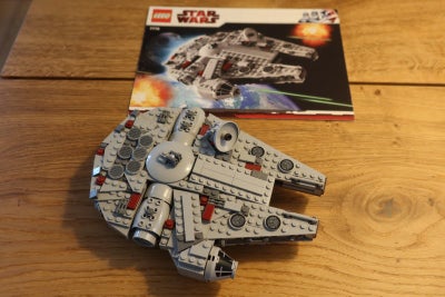 Lego Star Wars, 7778 Midi-Scale Millennium Falcon.
Komplet med samlevejledning. Ingen kasse.

Sættet