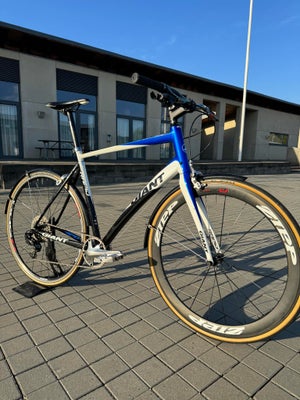 Herrecykel,  Giant, 11 gear, !!!!!!!BYD!!!!!!!!

Sælges for nabo.

Sælger min elskede Giant cykel. C