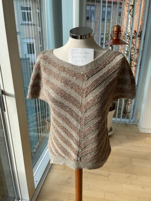 Bluse, Marianne Isager, str. 38, flerfarvet, bomuld/hør, Ubrugt, Bluse- "NIKKO"

Stephen West sjal.
