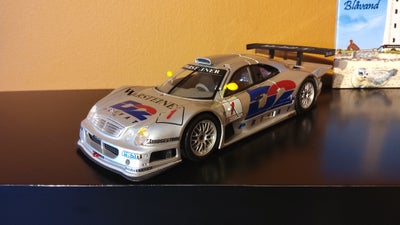 Modelbil, Mercedes  CLK-GTR , skala 1/18, Tilbudspris  to flotte Mercedes, kun 1000kr. 
Begge har en