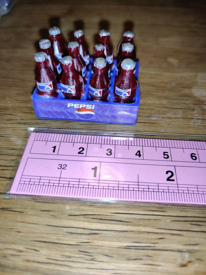Dukkehus, Coca Cola el Pepsi kasse