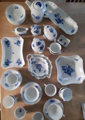 Porcelæn, Blå blomst flettet, Royal Copenhagen, Alt er "blå blomst flettet" med undtagelse af det af