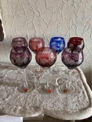 Glas, Krystal vinglas, Rømer, 7 flotte Rømer krystal vinglas de er 20 1/2 cm høje og kop er 6 1/2 cm