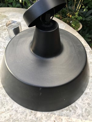 Anden loftslampe, Industri lampe i sort Emilie tre styk sælges samlet