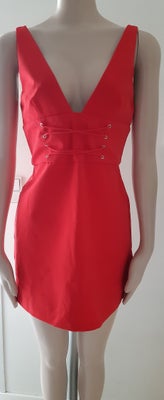 Festkjole, Zara, str. L,  Rød,  100%polyester,  Ubrugt, Mål
Brystmål fra under armen 80 cm
Længde fr