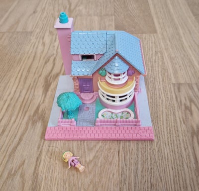 Polly Pocket, Polly's Country House 1993, Sælger dette rigtig fine hus med mange skønne detaljer.
Hu