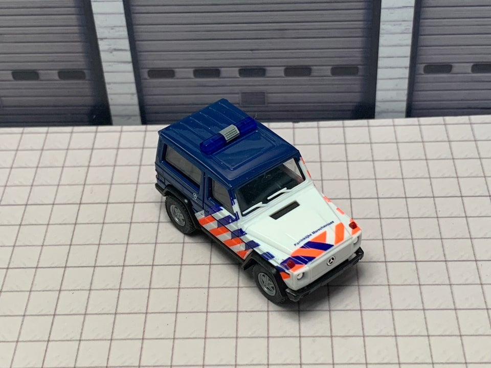 Modeltog, LR-BILER 1:87, Mercedes politibil i æske