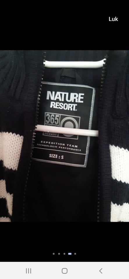 Windbreaker, str. 36, Nature resort