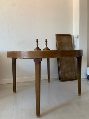 Spisebord, hårdt træ, b: 117, Solidt gammelt bord med 3 tillægsplader. Uden plader måler bordet 117 