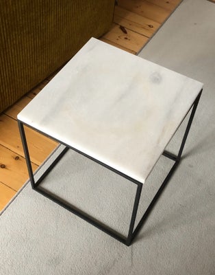 Marmor bord, Sidebord

Sofabord

Marmorbord marble table

Hvid marmor

Højde 42 cm

Længde samt bred