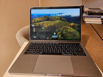 MacBook Pro, Macbook pro 13,3, I5 GHz, 128 GB harddisk, God, Alt virker. Få overfladisk ridser. 
Led