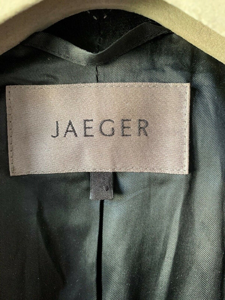 Blazer, str. 38, Jaeger