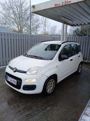 Fiat Panda, Benzin, 2012, km 225000, hvid, træk, nysynet, klimaanlæg, ABS, airbag, 5-dørs, centrallå