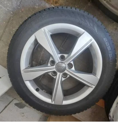 fælge med dæk, Alufælge,
original Audi fælger  4 STK 
17", 225 / 50 / R17, krydsmål 5 x 112, vinterd