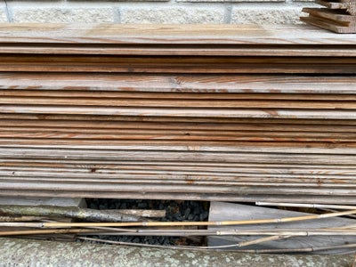 Profilbrædder, Sibirisk lærk, 15 stk af 
Længde 2,48 cm
Højde 14,50
Tykkelse 2,3 cm 