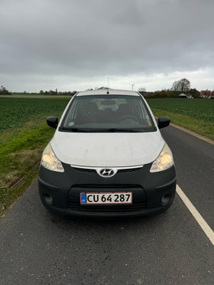 Hyundai i10, 1,1 Classic, Benzin, 2010, km 138000, hvid, nysynet, ABS, airbag, alarm, 5-dørs, centra