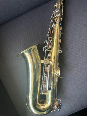 Althorn, Very good condition Yamaha YAS-23, Yamaha YAS-23 Alto 

Its second hand, barely used. Some 