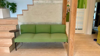 Sofa, Foraform, Smuk grøn sofa! Sælges i forbindelse med flytning! Fremstår som næsten ny! Fra ForaF