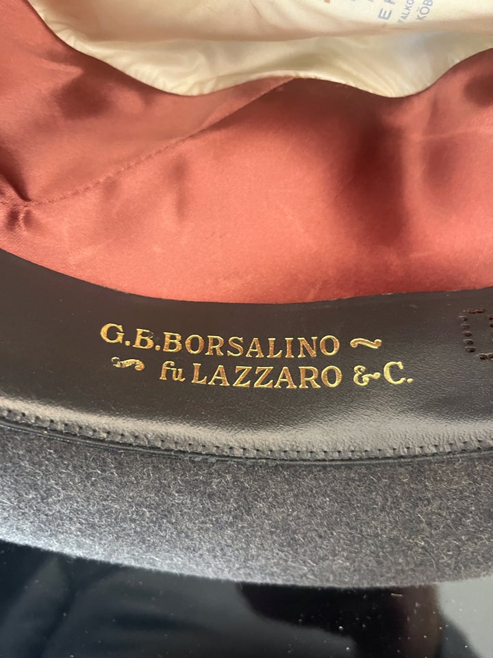 Hat, Borsalino, str. 57