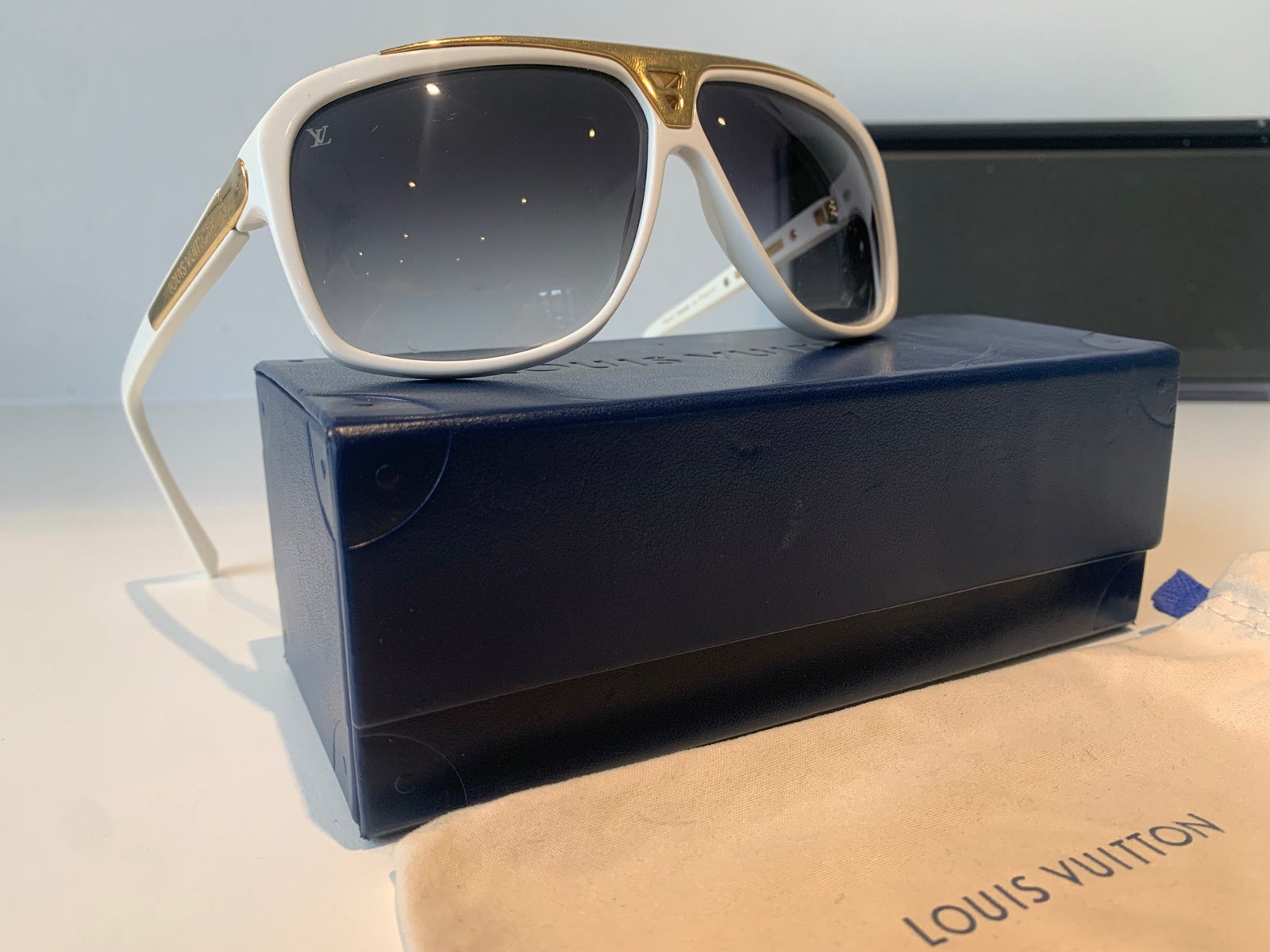 Solbriller dame, Louis Vuitton –  – Køb og Salg af Nyt og Brugt