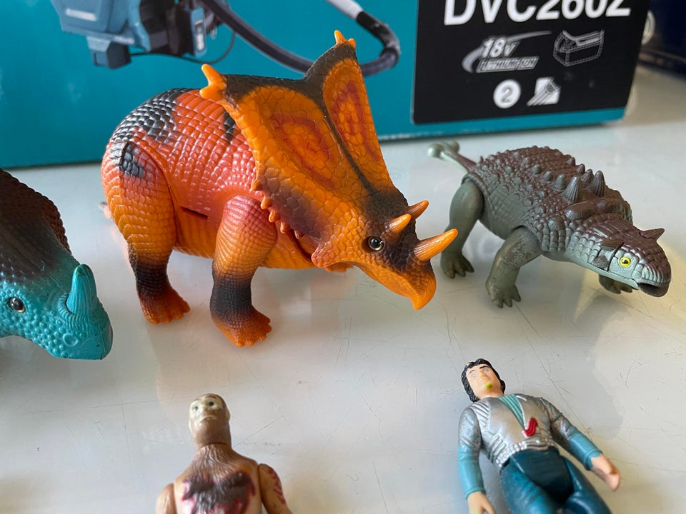 Dino Riders - 8 figurere + 4 dinoer + Caveman, TYCO TOYS INC