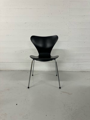 Arne Jacobsen, 3107, Arne Jacobsen ‘Syveren/3107’ Fritz Hansen.

Super flot Syverstol, med skal af s