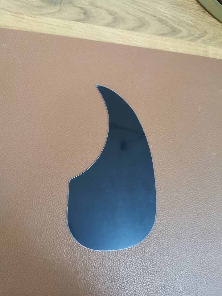 Pickguard til akustisk guitar