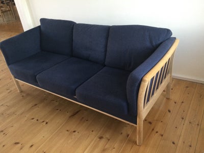 Sofagruppe, stof, 3 pers., Sofa og lænestol, lys eg med blåt uldstof
Sofa måler 190x80cm ryg er 86cm