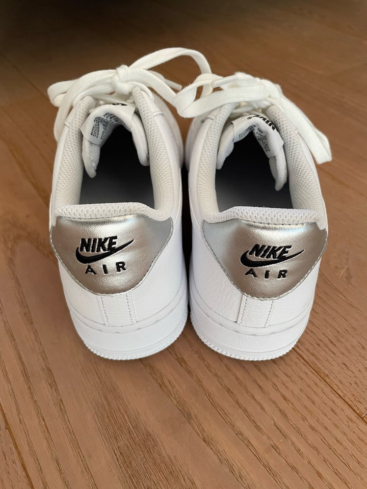 Sneakers, str. 40,5, Nike