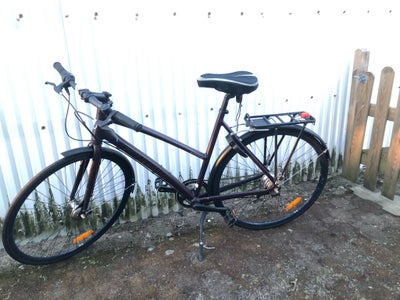 Damecykel,  Nishiki, Speed, 54 cm stel, 7 gear, Rigtig lækker hybrid cykel i farven mat lilla
Købt i