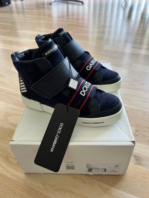 Sneakers, str. 33, Dolce& Gabbana, unisex, NYE

Sender gerne + 55 kr