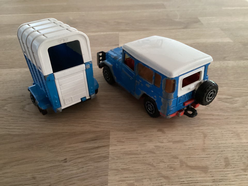 Modelbil, Majorette Toyota med Hestetrailer, skala 1:36