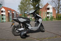 VGA R3 El scooter, 2023, 5xx km