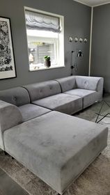 Sofa, fløjl, 3 pers. , Nomad DOT, Sofa med chaiselong i grå fløjl. Står som ny. Alle moduler er 90x9