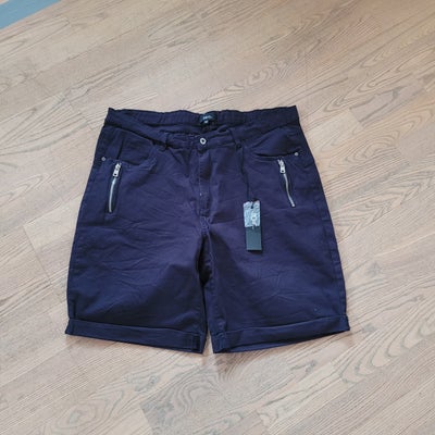 Shorts, Dny, str. 52,  Navy,  Ubrugt, Nye fine shorts fra Dny - navy  - justerbar talje 

Liv : 50x2