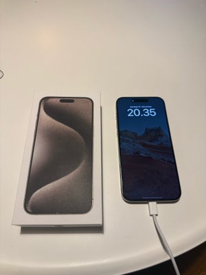 iPhone 15 Pro Max, 256 GB, aluminium, Perfekt, iPhone 15 pro Max sælges i perfekt stand
Der har sidd