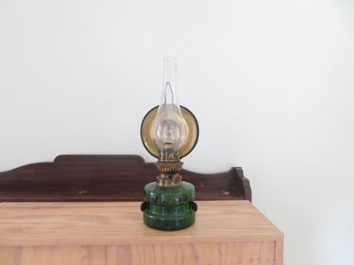 Væglampe, Fin gammel køkkenlampe, med buet glas 

