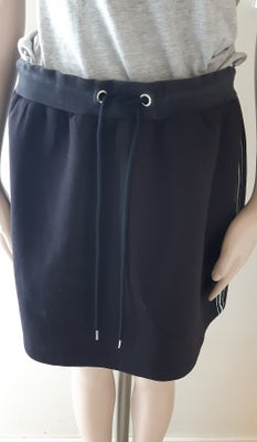 Stof nederdel, str. 38, Ukendt,  Sort med hvide og grønne striber,  76%polyester og 14%viscose og 10