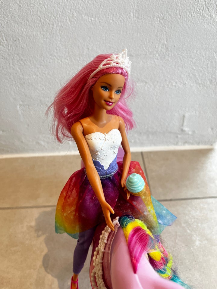 Barbie, Dreamtopia enhjørning og dukke