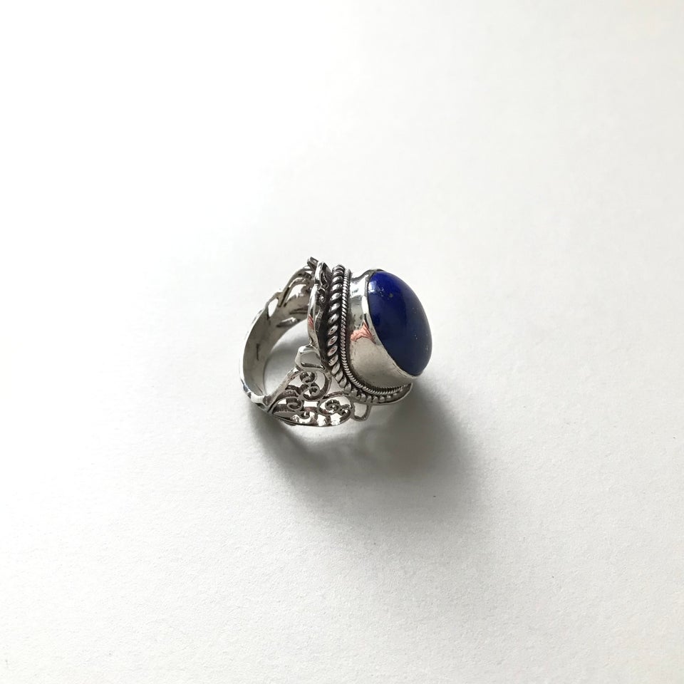 Fingerring, sølv, Sølvring med lapis lazuli